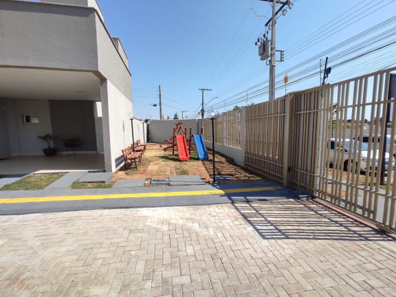 Imagem Imóvel com 
            	3             Quartos à Venda, 131 m² em 
            	Sitios Santa Luzia             - 
            	Aparecida De Goiania            