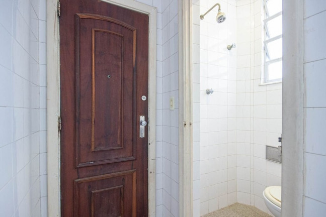 Imagem Imóvel com 2 Quartos à Venda, 124 m² em Copacabana - Rio De Janeiro Imagem Imóvel com 2 Quartos à Venda, 124 m² em Copacabana - Rio De Janeiro