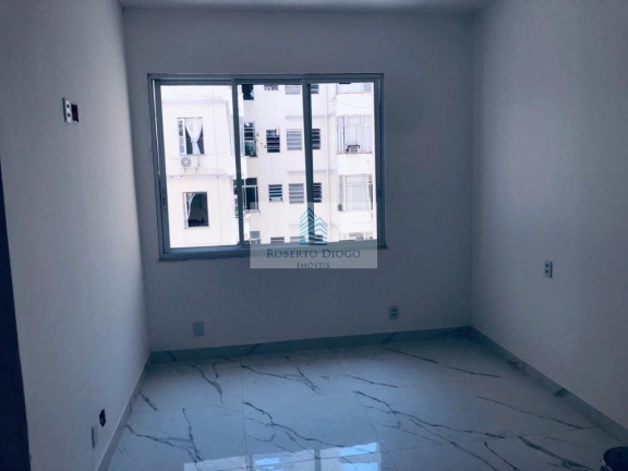 Imagem Imóvel com 3 Quartos à Venda, 125 m² em Copacabana - Rio De Janeiro Imagem Imóvel com 3 Quartos à Venda, 125 m² em Copacabana - Rio De Janeiro