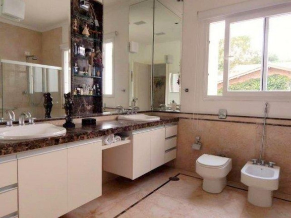 Imagem Casa com 4 Quartos à Venda, 700 m² em Vila De São Fernando - Cotia Imagem Casa com 4 Quartos à Venda, 700 m² em Vila De São Fernando - Cotia
