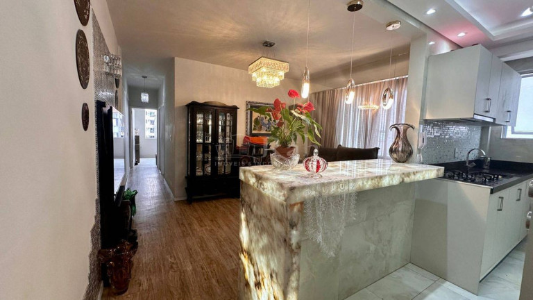 Imagem Apartamento com 2 Quartos à Venda, 78 m² em Centro - Balneário Camboriú