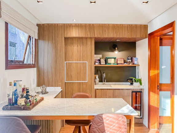 Imagem Imóvel com 2 Quartos à Venda, em Moinhos De Vento - Porto Alegre Imagem Imóvel com 2 Quartos à Venda, em Moinhos De Vento - Porto Alegre