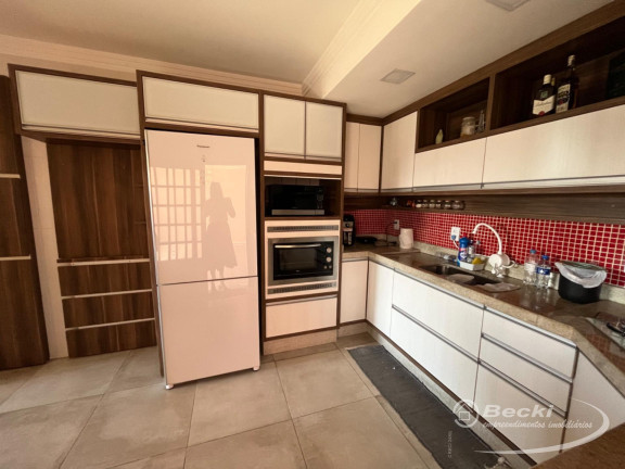 Imagem Casa com 4 Quartos à Venda, 219 m² em Floresta - Joinville Imagem Casa com 4 Quartos à Venda, 219 m² em Floresta - Joinville