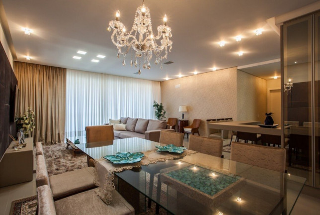 Imagem Imóvel com 4 Quartos à Venda, 205 m² em Pioneiros - Balneário Camboriú Imagem Imóvel com 4 Quartos à Venda, 205 m² em Pioneiros - Balneário Camboriú