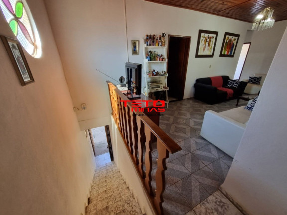 Imagem Imóvel com 3 Quartos à Venda, 156 m² em Bairro Centro - Dom Viçoso Imagem Imóvel com 3 Quartos à Venda, 156 m² em Bairro Centro - Dom Viçoso