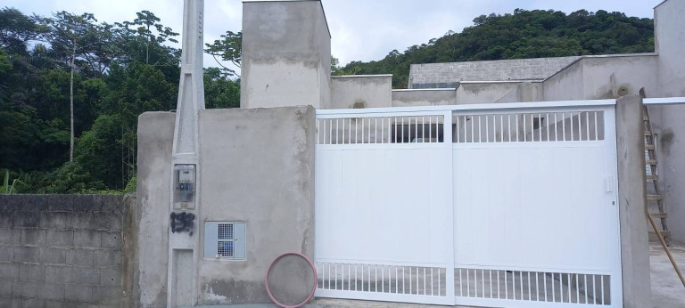 Imagem Casa com 2 Quartos à Venda, 135 m² em Ubatuba Imagem Casa com 2 Quartos à Venda, 135 m² em Ubatuba