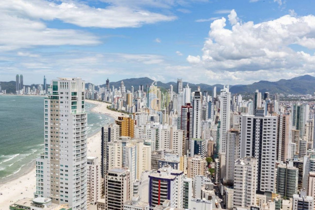 Imagem Apartamento com 4 Quartos à Venda, 228 m² em Pioneiros - Balneário Camboriú