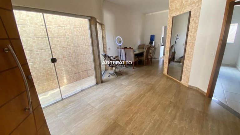 Imagem Casa com 3 Quartos à Venda, 194 m² Imagem Casa com 3 Quartos à Venda, 194 m²