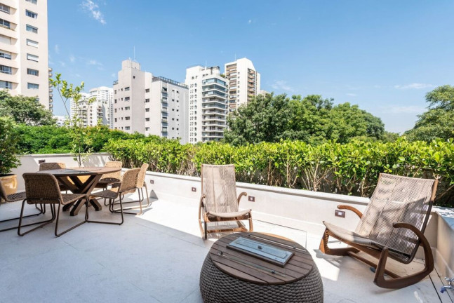 Imagem Imóvel com 4 Quartos à Venda, em Alto De Pinheiros - São Paulo Imagem Imóvel com 4 Quartos à Venda, em Alto De Pinheiros - São Paulo