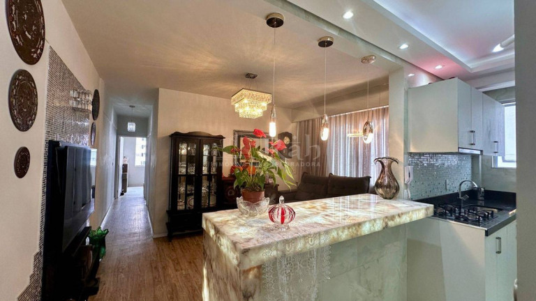 Imagem Apartamento com 2 Quartos à Venda, 78 m² em Centro - Balneário Camboriú