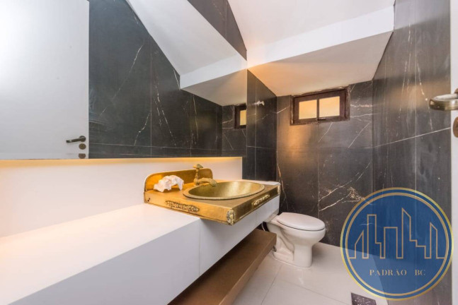 Imagem Casa com 3 Quartos para Temporada, 350 m² em Praia Das Taquaras - Balneário Camboriú