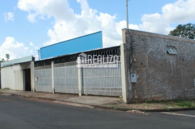 Imagem Casa com 3 Quartos à Venda, 262 m² em Vila Craide - Uberaba Imagem Casa com 3 Quartos à Venda, 262 m² em Vila Craide - Uberaba