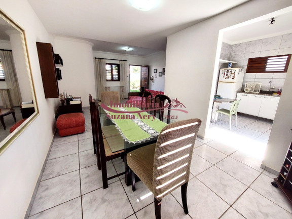 Imagem Casa com 3 Quartos à Venda, em Candelária - Natal Imagem Casa com 3 Quartos à Venda, em Candelária - Natal