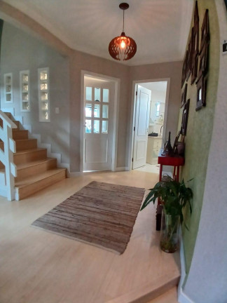 Imagem Casa com 3 Quartos à Venda, 275 m² em Capão Raso - Curitiba Imagem Casa com 3 Quartos à Venda, 275 m² em Capão Raso - Curitiba