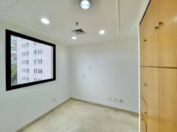 Sala Comercial à Venda, 40 m² em Vila Olímpia - São Paulo