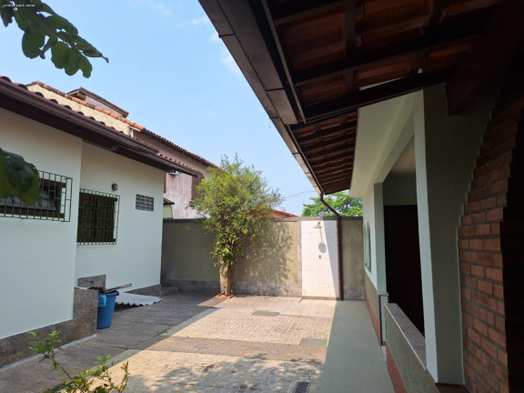 Imagem Casa com 2 Quartos à Venda, 360 m² em Piratininga - Niterói