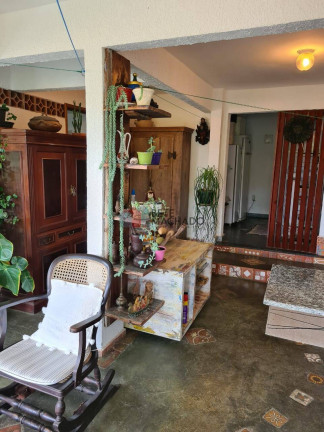 Imagem Casa com 3 Quartos à Venda, 182 m² em Albuquerque - Teresópolis