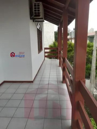 Imagem Imóvel com 4 Quartos à Venda, 