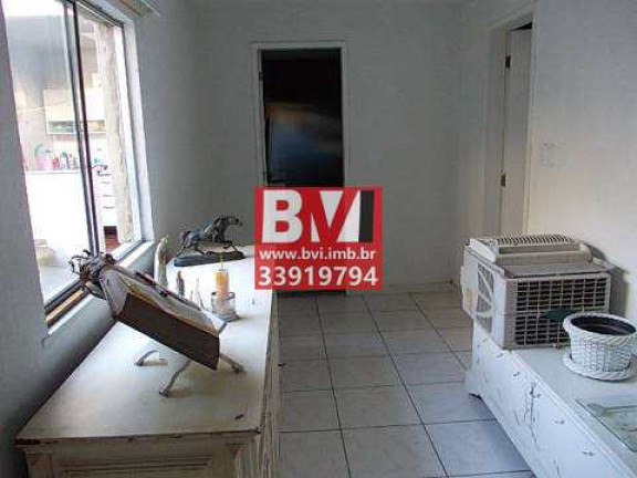 Imagem Casa com 5 Quartos à Venda, 150 m² em Vila Kosmos - Rio De Janeiro
