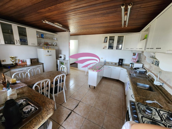 Imagem Casa com 3 Quartos à Venda, 246 m² em Xaxim - Curitiba Imagem Casa com 3 Quartos à Venda, 246 m² em Xaxim - Curitiba