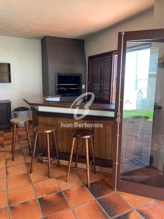 Imagem Casa com 4 Quartos para Temporada, em Centro - Bombinhas Imagem Casa com 4 Quartos para Temporada, em Centro - Bombinhas
