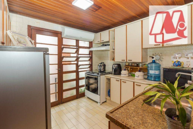 Imagem Casa com 3 Quartos à Venda, 291 m² em Bela Vista - Porto Alegre Imagem Casa com 3 Quartos à Venda, 291 m² em Bela Vista - Porto Alegre