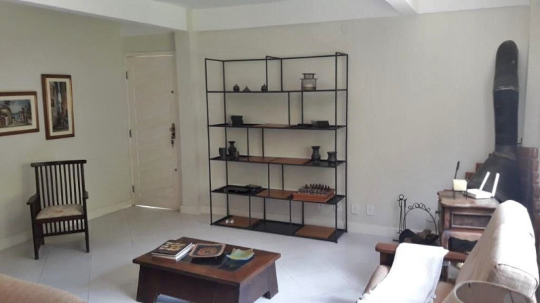 Imagem Casa com 5 Quartos à Venda, 500 m² em Pessegueiros - Teresópolis Imagem Casa com 5 Quartos à Venda, 500 m² em Pessegueiros - Teresópolis