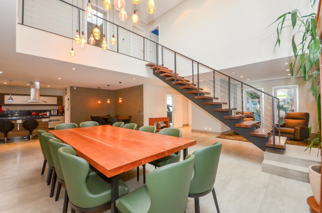 Imagem Casa com 5 Quartos à Venda, 396 m²em Tingui - Curitiba