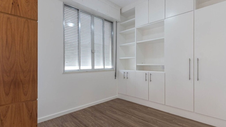 Imagem Imóvel com 1 Quarto à Venda, 64 m² em Ipanema - Rio De Janeiro Imagem Imóvel com 1 Quarto à Venda, 64 m² em Ipanema - Rio De Janeiro