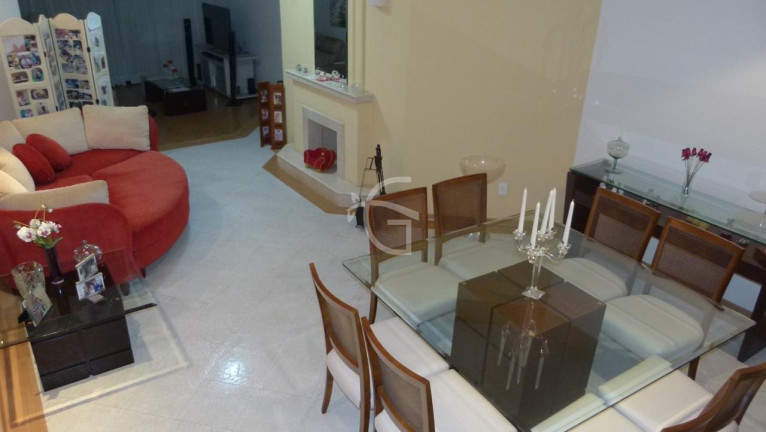 Imagem Imóvel com 3 Quartos à Venda, 412 m² em Centro - Joinville