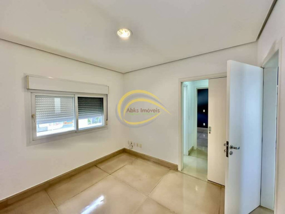 Imagem Casa com 4 Quartos à Venda, 358 m² em Golf Village - Carapicuíba Imagem Casa com 4 Quartos à Venda, 358 m² em Golf Village - Carapicuíba