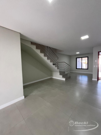 Imagem Casa com 3 Quartos à Venda, 160 m² em Atiradores - Joinville