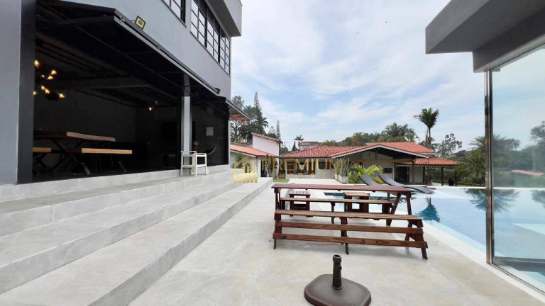 Imagem Casa com 7 Quartos à Venda, 400 m² em Pouso Alegre - Santa Isabel