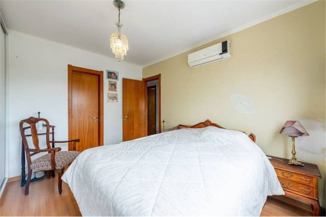 Imagem Imóvel com 3 Quartos à Venda, em Menino Deus - Porto Alegre Imagem Imóvel com 3 Quartos à Venda, em Menino Deus - Porto Alegre