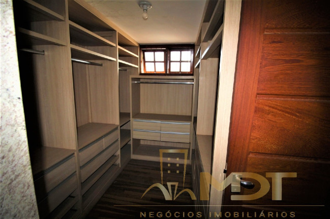 Imagem Casa com 3 Quartos à Venda, 260 m² em Braúnas - Belo Horizonte Imagem Casa com 3 Quartos à Venda, 260 m² em Braúnas - Belo Horizonte