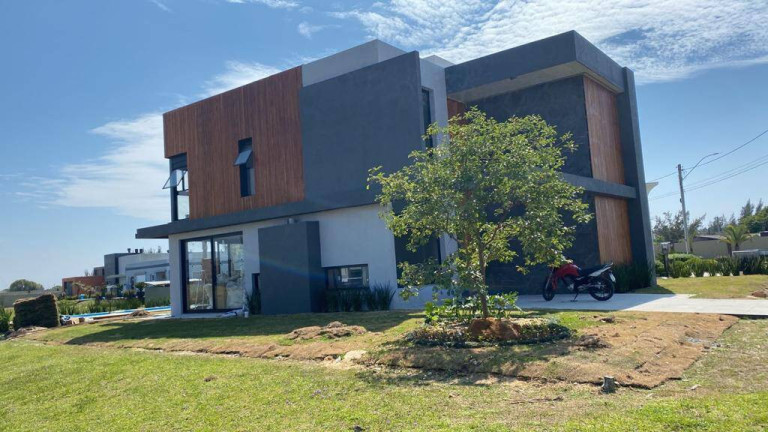 Imagem Casa com 4 Quartos à Venda, em Rainha Do Mar - Xangri-lá Imagem Casa com 4 Quartos à Venda, em Rainha Do Mar - Xangri-lá