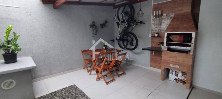 Imagem Casa com 2 Quartos à Venda, 70 m² em Aventureiro - Joinville Imagem Casa com 2 Quartos à Venda, 70 m² em Aventureiro - Joinville