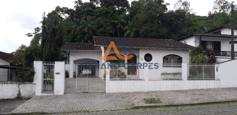 Imagem Casa com 3 Quartos à Venda, 107 m² em Anita Garibaldi - Joinville Imagem Casa com 3 Quartos à Venda, 107 m² em Anita Garibaldi - Joinville
