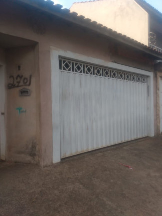 Casa com 3 Quartos à Venda,  em Parque Vicente Leporace I - Franca