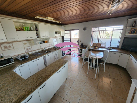 Imagem Casa com 3 Quartos à Venda, 246 m² em Xaxim - Curitiba Imagem Casa com 3 Quartos à Venda, 246 m² em Xaxim - Curitiba