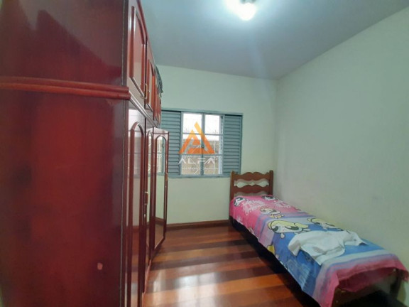 Imagem Casa com 6 Quartos à Venda, 96 m² Imagem Casa com 6 Quartos à Venda, 96 m²