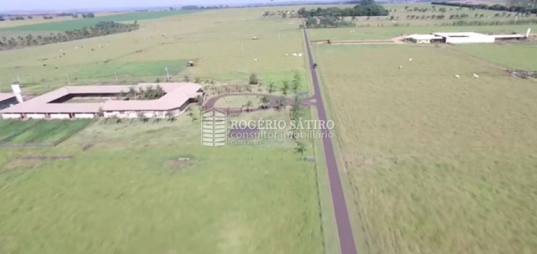 Imagem Imóvel com 3 Quartos à Venda, 195.500.000 m² em Centro - Uberaba Imagem Imóvel com 3 Quartos à Venda, 195.500.000 m² em Centro - Uberaba