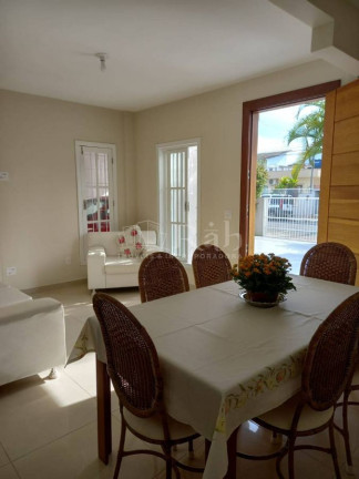 Imagem Sobrado com 4 Quartos à Venda, 200 m² em Centro - Balneário Camboriú Imagem Sobrado com 4 Quartos à Venda, 200 m² em Centro - Balneário Camboriú