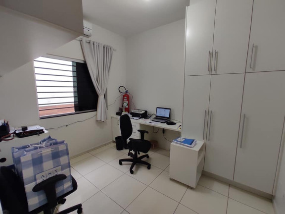 Imagem Imóvel com 
            	3             Quartos à Venda, 130 m² em 
            	Oriente Ville             - 
            	Goiania            
