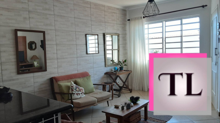 Imagem Casa com 2 Quartos à Venda, 220 m² em Loteamento Campo Das Aroeiras - Poços De Caldas Imagem Casa com 2 Quartos à Venda, 220 m² em Loteamento Campo Das Aroeiras - Poços De Caldas