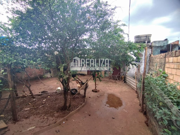 Imagem Casa com 3 Quartos à Venda, 240 m² em Núcleo Habitacional Silvério Cartafina - Uberaba Imagem Casa com 3 Quartos à Venda, 240 m² em Núcleo Habitacional Silvério Cartafina - Uberaba