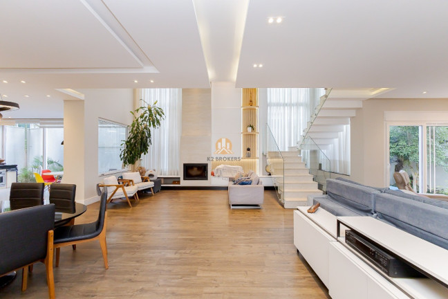 Imagem Imóvel com 4 Quartos à Venda, 450 m² em Tingui - Curitiba Imagem Imóvel com 4 Quartos à Venda, 450 m² em Tingui - Curitiba