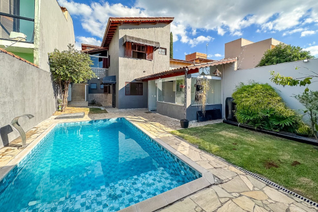 Imagem Casa com 5 Quartos à Venda, 239 m² em Jardim Santa Bárbara - Atibaia Imagem Casa com 5 Quartos à Venda, 239 m² em Jardim Santa Bárbara - Atibaia