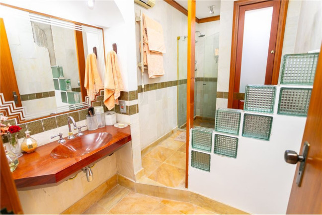 Imagem Casa com 4 Quartos à Venda, 400 m² em Jardim Planalto - Porto Alegre Imagem Casa com 4 Quartos à Venda, 400 m² em Jardim Planalto - Porto Alegre