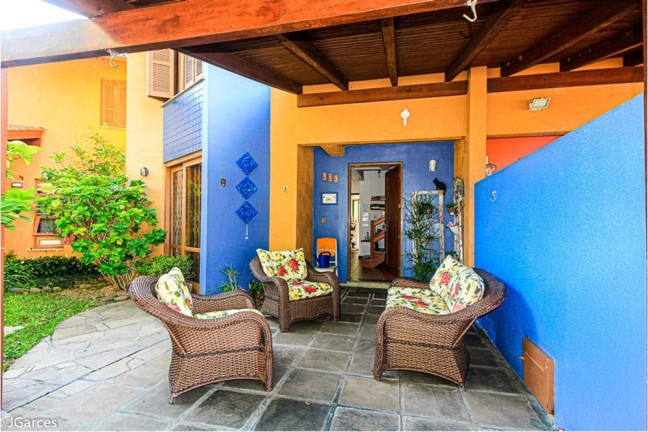 Casa com 3 Quartos à Venda, 115 m² em Cavalhada - Porto Alegre